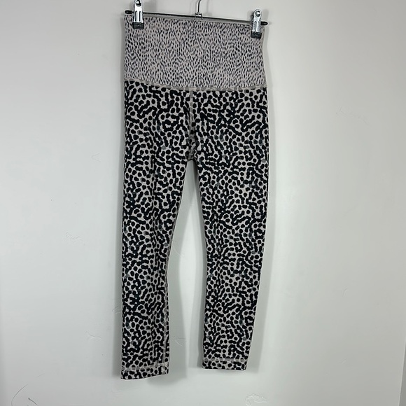 Lululemon Wunder Under Roll Down Ivory Black Dot Workout Crop Leggings Pants 4 - Picture 3 of 6